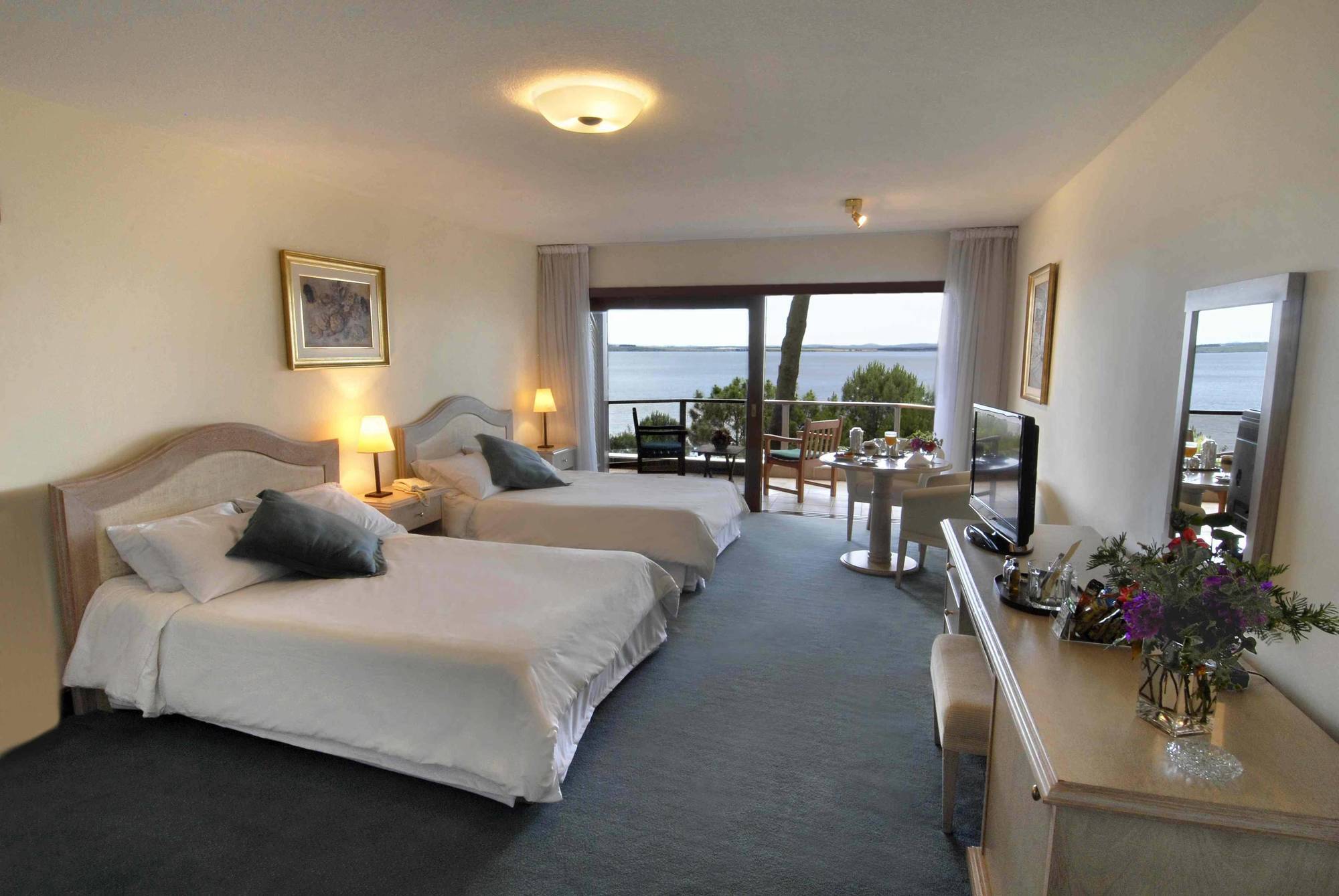 Hotel Del Lago Golf & Art Resort Punta Ballena Oda fotoğraf